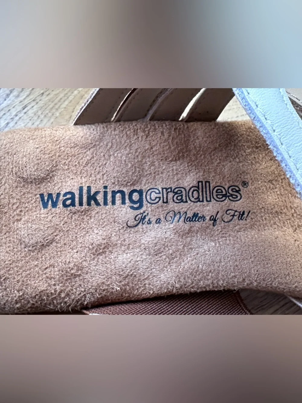 NEW Walking Cradles Cruz Sandals size 8W